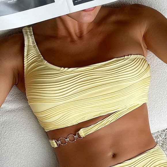 BEACHY ONE SHOULDER YELLOW BIKINI TOP SUMMER VACATION - Picture 2 of 6